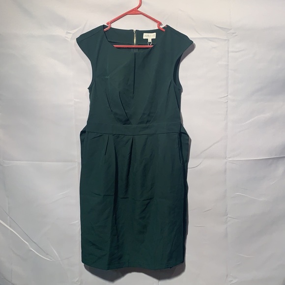 Green Sheath Dress - Picture 2 of 4
